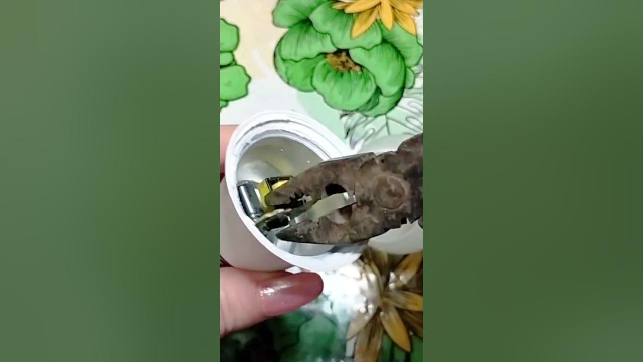 ЯК З ЛАМПИ 220 V , ПЕРЕРОБИТИ НА ЛАМПУ З БАТАРЕЙКАМИ. ПРОСТИЙ МЕТОД ...