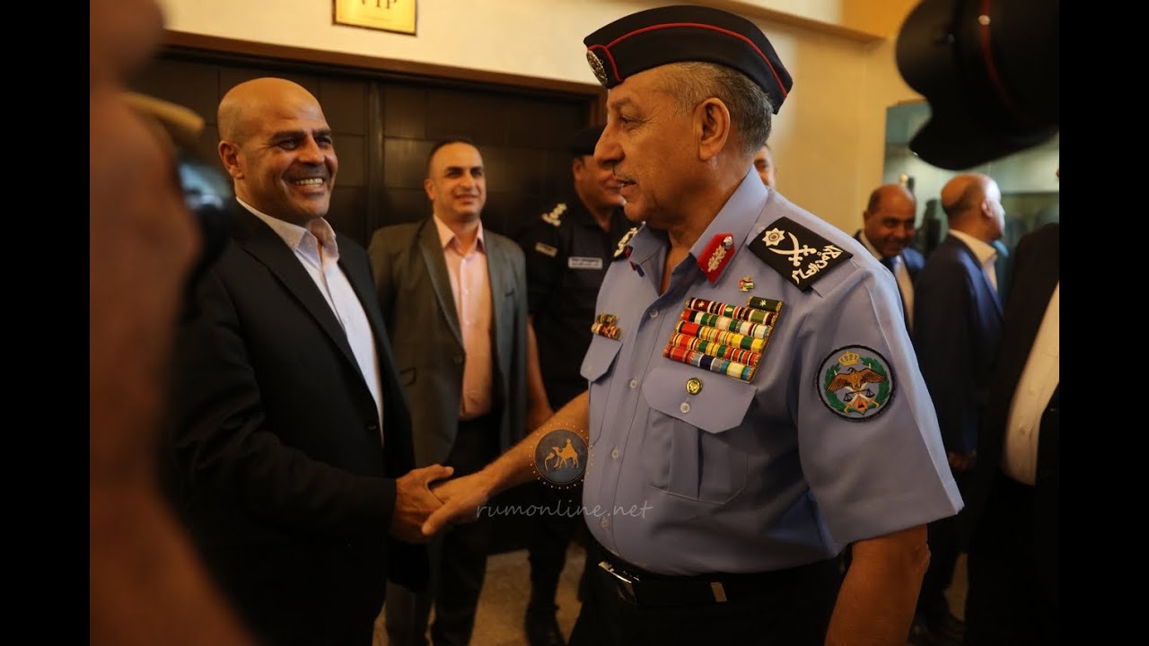 مدير الامن العام يتقبل التهاني بعدسة 