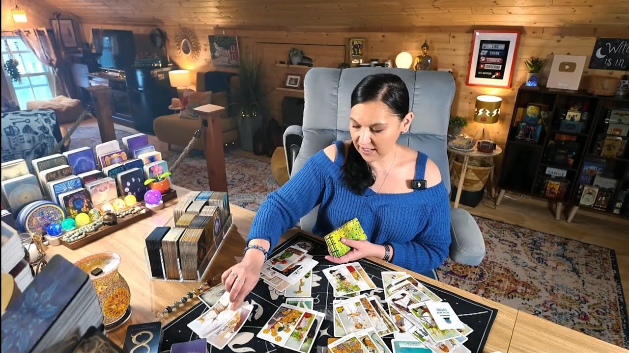 Capricorn ♑ 2026 Sneak Peek ✨💗💵 Overall + Love + Career ⭐️ 2026 Prediction Tarot Reading