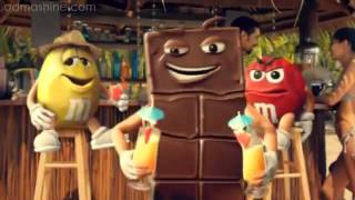 Реклама "M&M's" - шоколад на пляже)