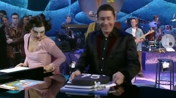 Björk : Interview with Jools Holland 1998