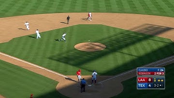 LAA@TEX: Robinson drives in run to extend the lead