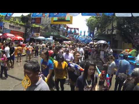 Video: Buddhist New Year Celebrations sa Southeast Asia