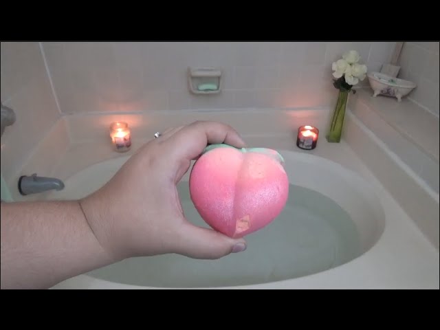 LUSH Cheeky Peach Bathbomb Demo