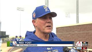 Full Royals team reports for Spring Training