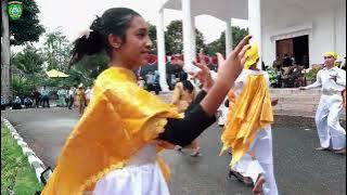 Tarian Abata bata dalam meriahkan Hardiknas di Sula
