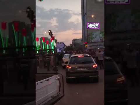 مردم خون گرم اهواز همدیگرو تشویق به خاموش کردن ماشین ها میکنند