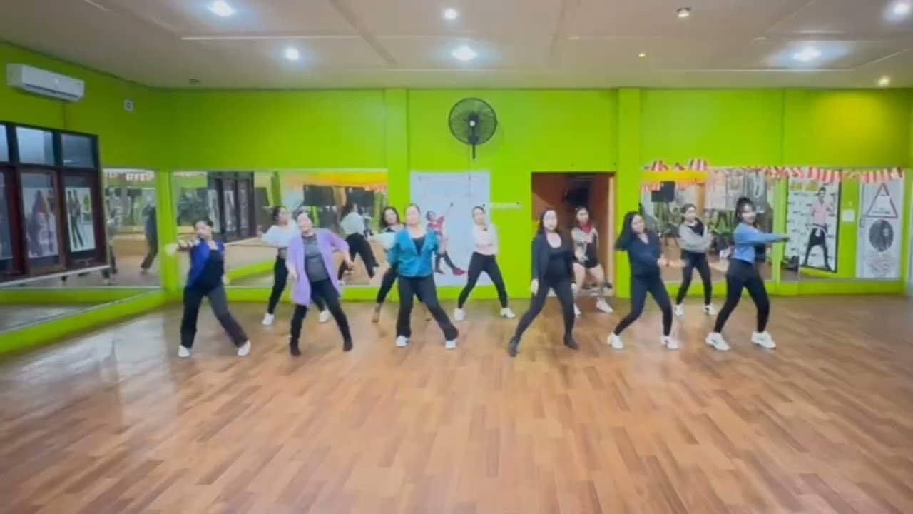 ZIGGY Linedance |Choreo Gary Lafferty (UK) | Demo by Class Lilas LLD