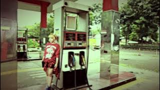Lady Gan - Menderita