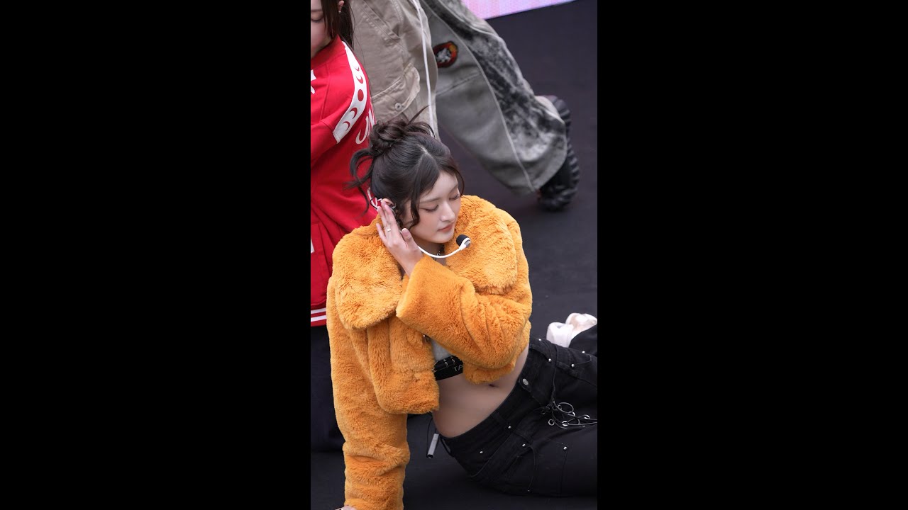 251102 FIFTY FIFTY (피프티피프티) 'Midnight Special' 아테나 직캠 (코엑스 버스킹)