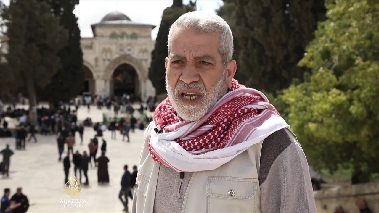 كيف تبدو رحلة الفلسطينيين الشاقة إلى المسجد الأقصى