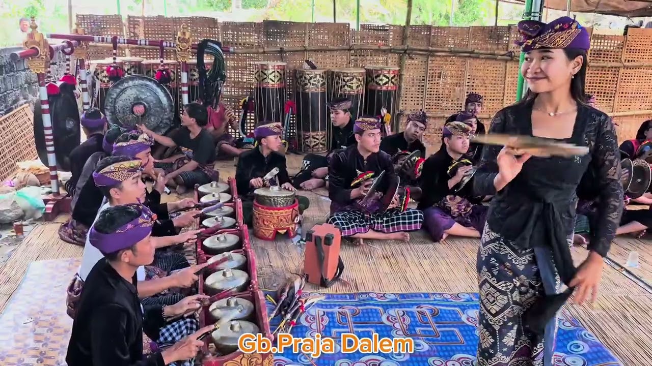 Tabuhan GB.PRAJA DALEM  sebelum Sholat Ashar membuat epen gawe mengajungi 👍👍👍😊