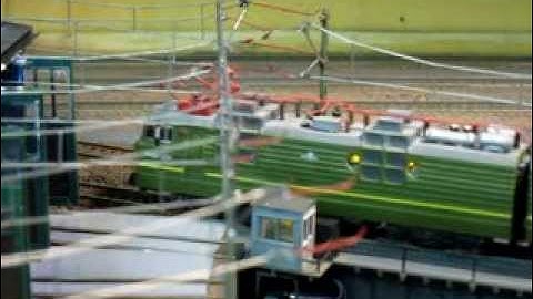 IDEA: Turntable safe Bridge Catenary at Modified  Walthers N turntable 933 2616