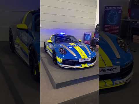 Porsche 911 GT3 outruns a cop!  251 km/h 156MPH!!! Running away from the cops! #OMG SUPER INTENSE!