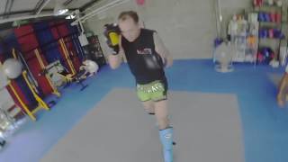 Sparring with Kru Kwan @ Sirisuk Gym - Xiaomi Yi - First Try.
