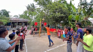 বালতিতে বল ছুড়ে বালতি জেতার আজব খেলায় অংশ নিয়ে গ্রামের মানুষগুলো আনন্দ উল্লাসে মেতে উঠলো। Funny Game screenshot 5