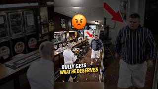 Gang Leader Attacks a Waiter!😱 #GangLeader #StreetFight #GangViolence #BrutalAttack #CaughtOnCamera
