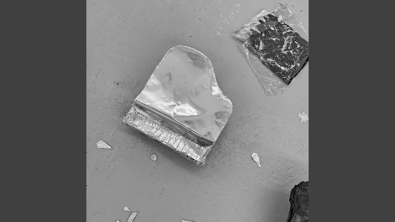 Obejrzyj Clouds w YouTube Obejrzyj Clouds w YouTube