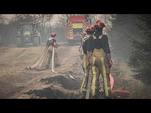 Belgien kämpft gegen Großbrand, der auf ...