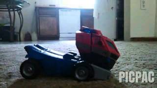 TRANSFORMERS Optimus Prime Stop-Motion Test
Created by PicPac app for stopmotion and timelapse - download here: https://goo.gl/qeylCR TRANSFORMERS Optimus Prime Stop-Motion Test