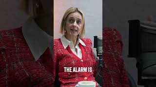 Do they really get woken up at 4am on The Apprentice? ⏰