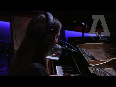 Gia Margaret - Smoke | Audiotree Live