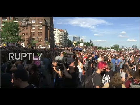 LIVE: ‘Welcome to Hell’ anti-capitalist demonstration hits Hamburg ahead of G20 Summit