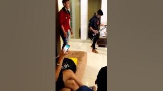 Yank Mulia band saat shut single bualan