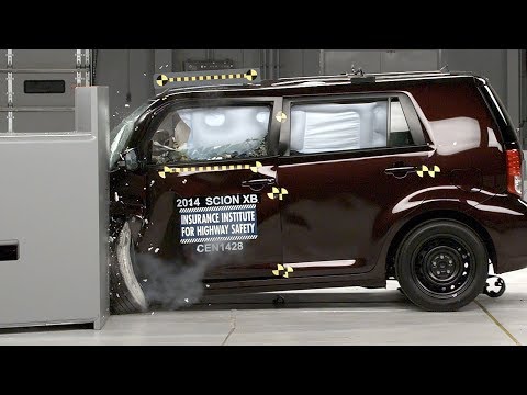 2014 Scion xB driver-side small overlap IIHS crash test