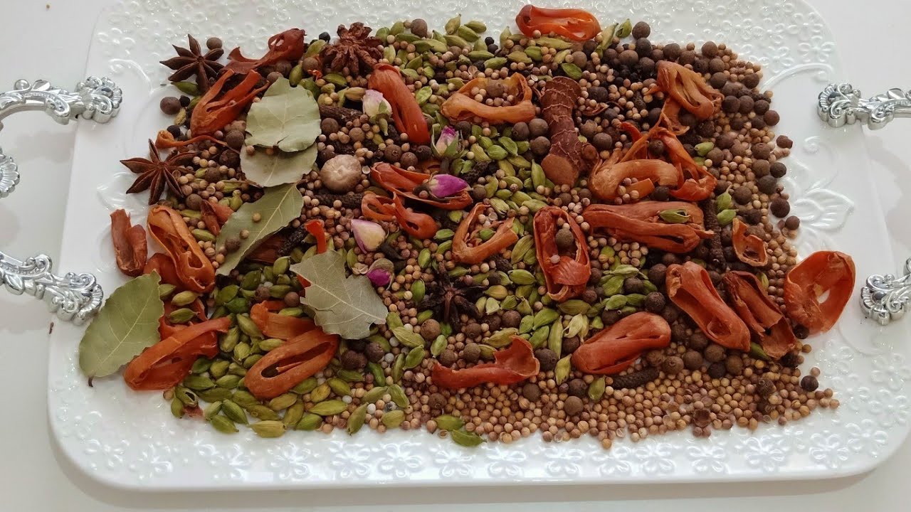 توابل عطرية المروزية للحم والدجاج تعطي لذة لاطباق العيد و المناسبات السعيدة مع طريقة الاحتفاظ بها