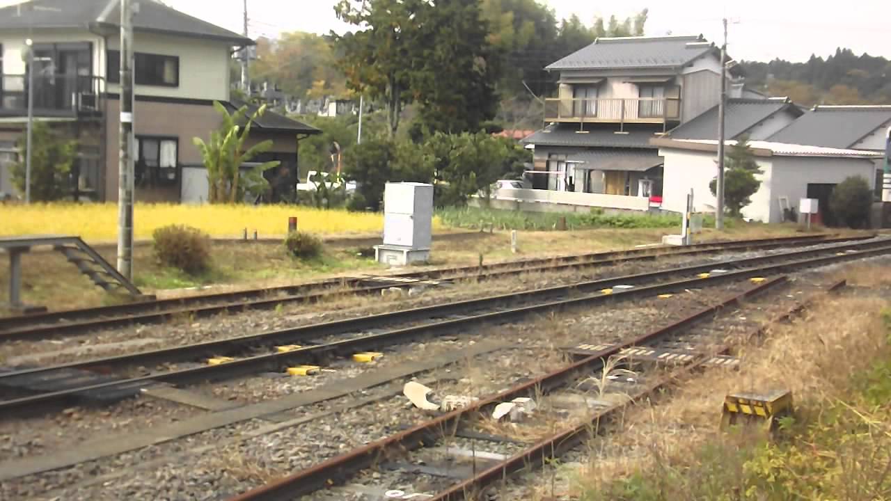 久留里線 キハ38形上総亀山駅到着 - YouTube