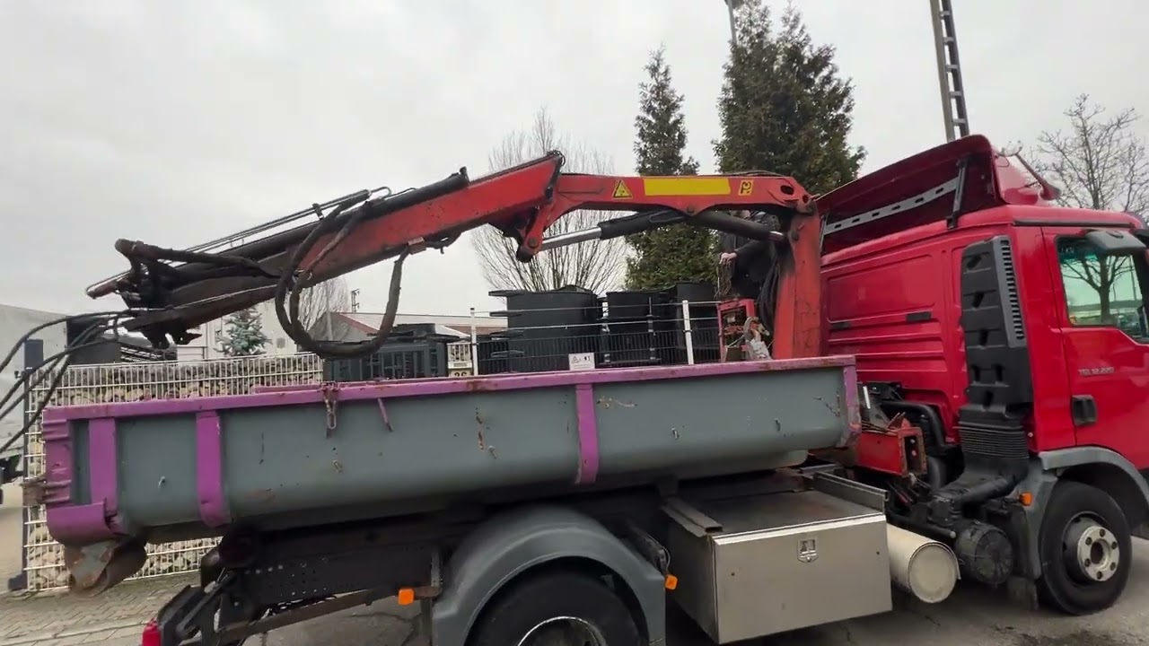 MAN TGL 12.220 mit Palfinger-Kran PK 7000, Abrollcontainer, 2 Achsen, Anhängerkupplung - für Export: