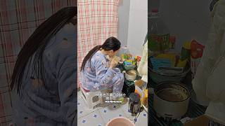 Снимает туалет для проживания 😱
