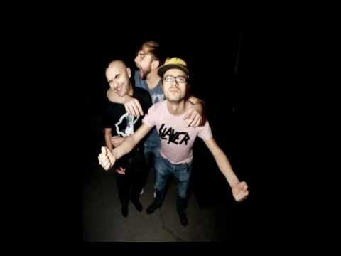 AXMusique - Half Shut Eyes