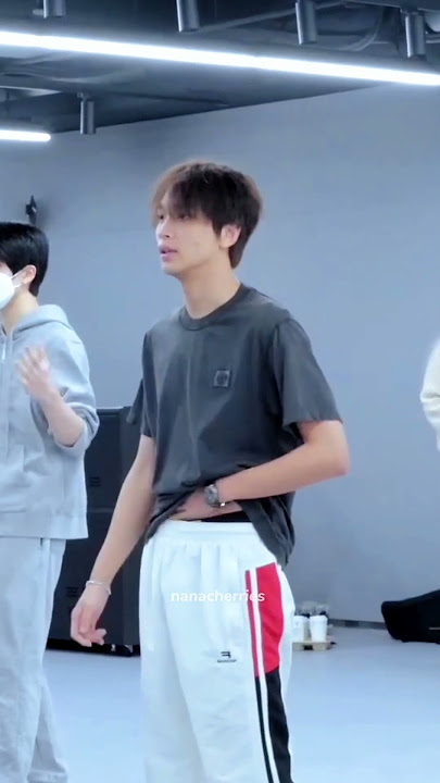 I mean haechan is HOT 😫 #nct #haechan #shorts
