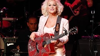 Watch Lorrie Morgan Candy Kisses video