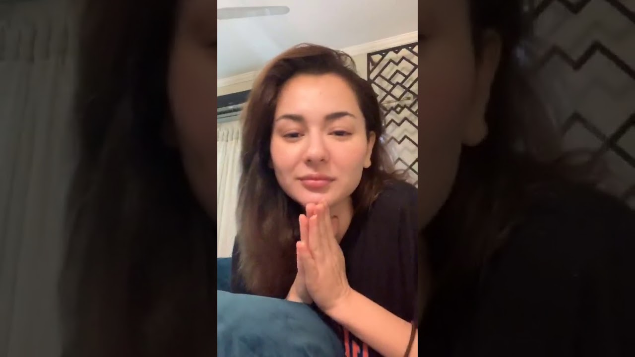 Hania Amir early morning live chat with fans