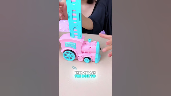 🚂🎲 Little train that sets up dominoes.#funny