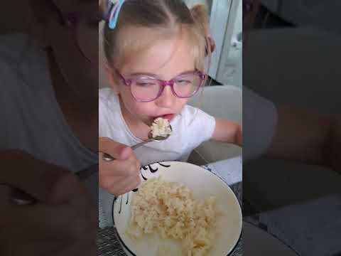 EATING 🍚 BOWL OF RICE YUMMY 😋