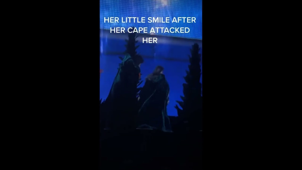 Taylor Swift’s Cape Gets STUCK Mid Performance (Credit to 