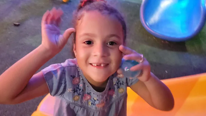 Feliz cumpleaos Sarah Olivo