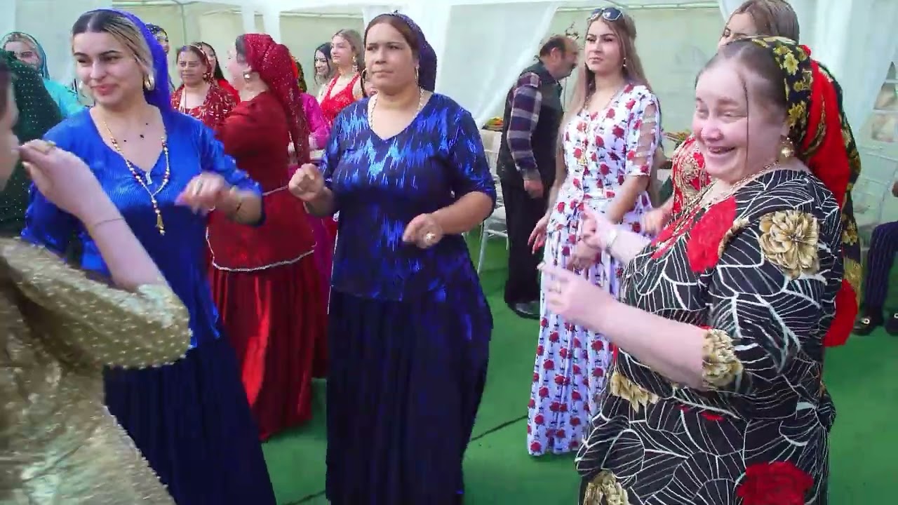 Logodna BOSS & ROXANA traditi