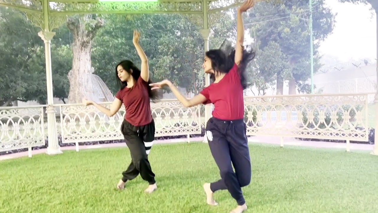 Chamma Chamma Remix || Dance cover || Anisha × Ananya