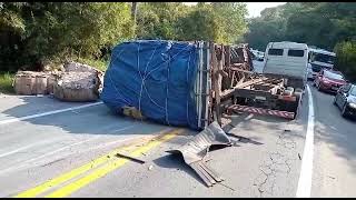 Acidente no km 62 da SP 55 em Ubatuba