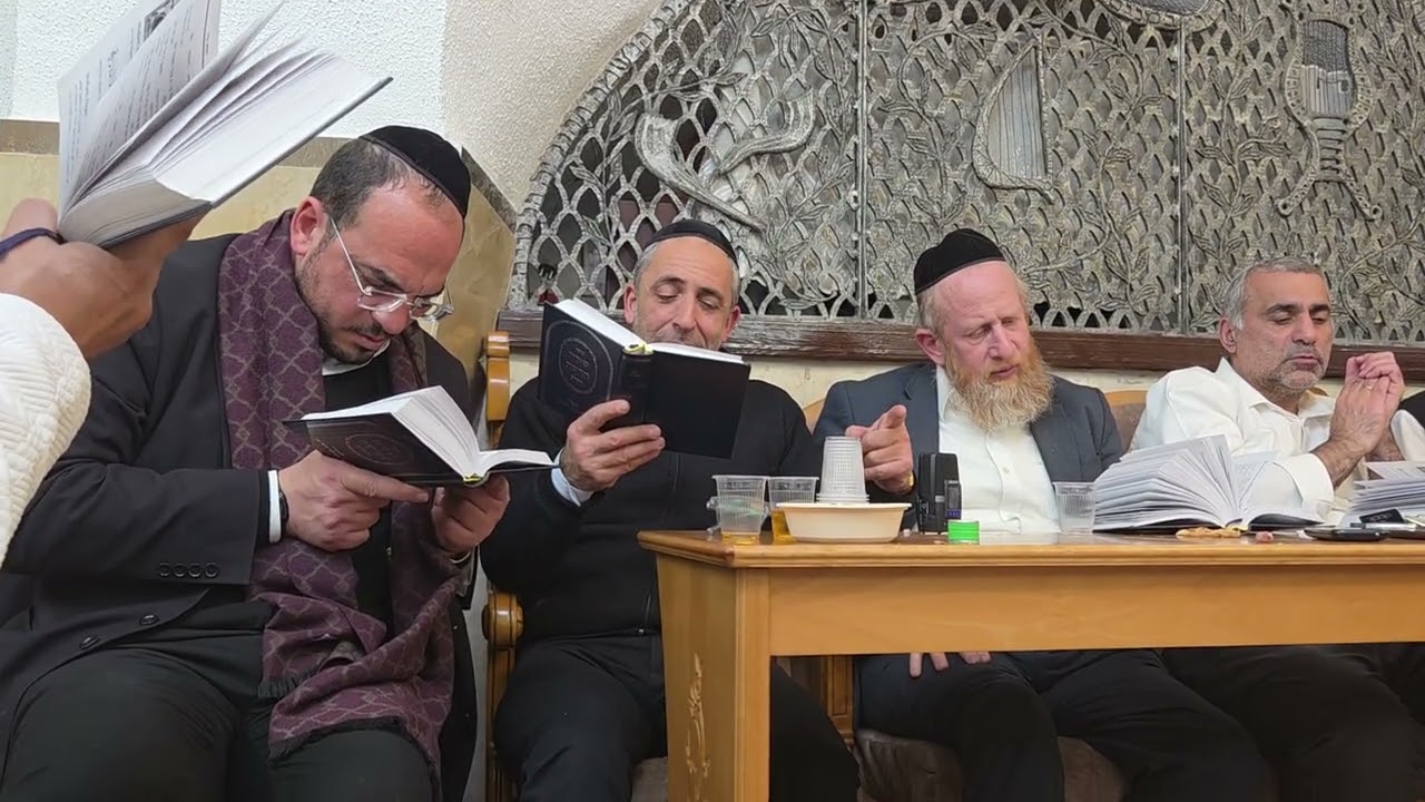 יחיש מבשר אבי. מפי החזן והפייטן ר' איתן רבני. עש