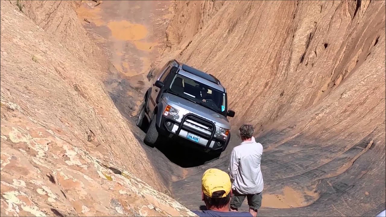 Land Rover LR3 (stock suspension) on Hell's Gate - Hell's Revenge Moab - YouTube