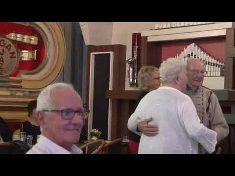 orgelplezier  zundert 3 november 2019 samen met de jongste orgeldraaier van belgie en zijn opa luc p