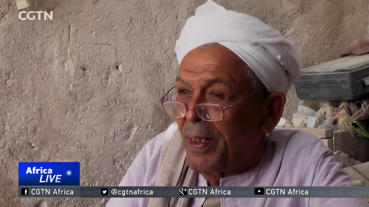 Craftsman creates replicas of Egypt's famous artifacts