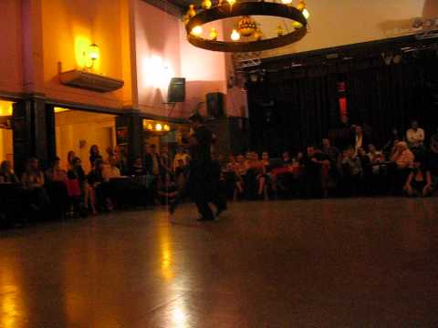 TAMARA BISCEGLIA y FEDERICO PALEO en Viva La Pepa! Milonga