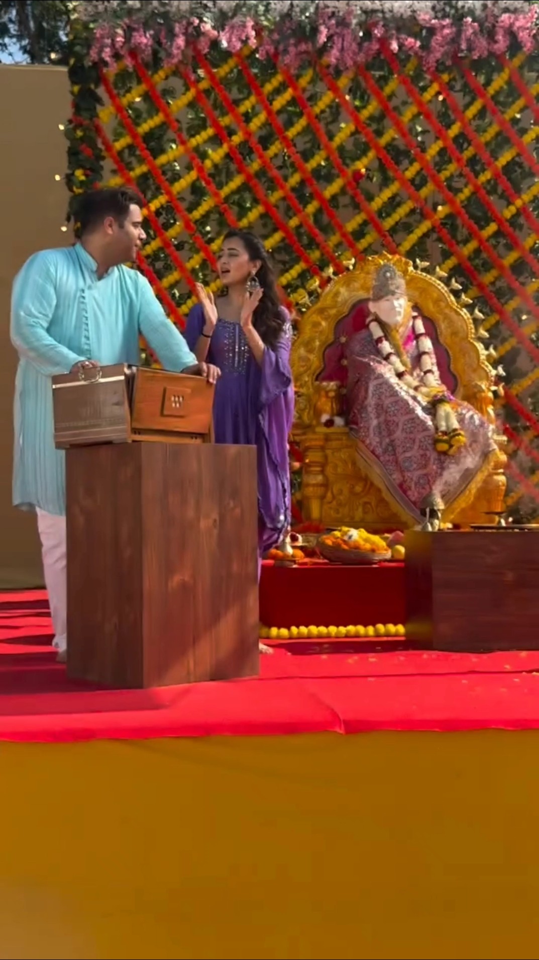 #tejasswiprakash #rajivadatia seeking the blessings of Sai Baba ?? #filmykalakar